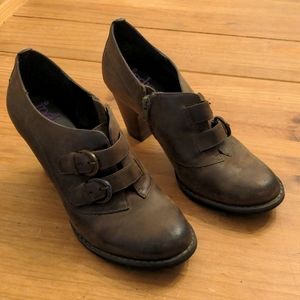 NWOT Indigo by Clarks Brown Heeled Leather Upper Booties, Size 7.5 M